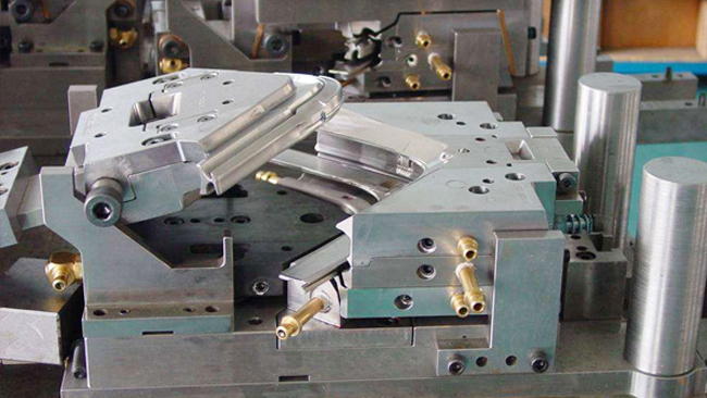 昆山模具鋼材廠(chǎng)給您分析不同EDM加工參數下的白層厚度大概是多少？